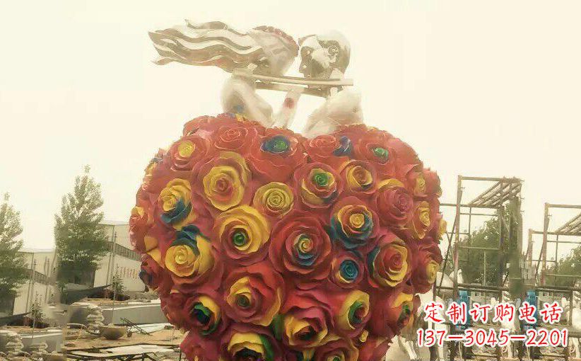 河南浪漫之美——不锈钢情侣结婚雕塑
