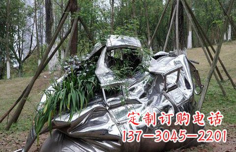 河南不锈钢手提包雕塑——精美的艺术形式