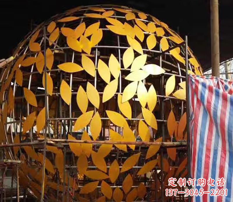 河南不锈钢树叶镂空球景观雕塑