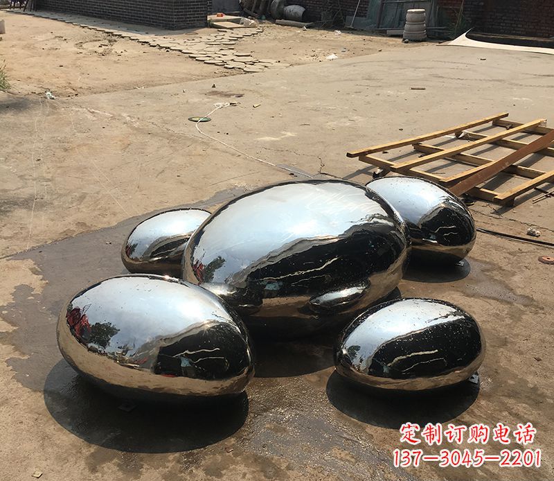 河南不锈钢水滴雕塑给景观增添独特魅力