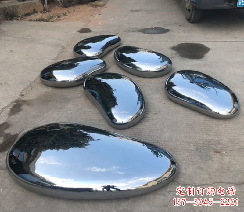 河南水滴雕塑——不锈钢的精美之作