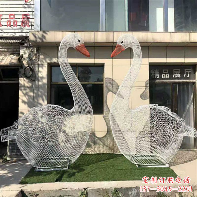 河南不锈钢缩翅网格天鹅一对经典雕塑的传奇之美