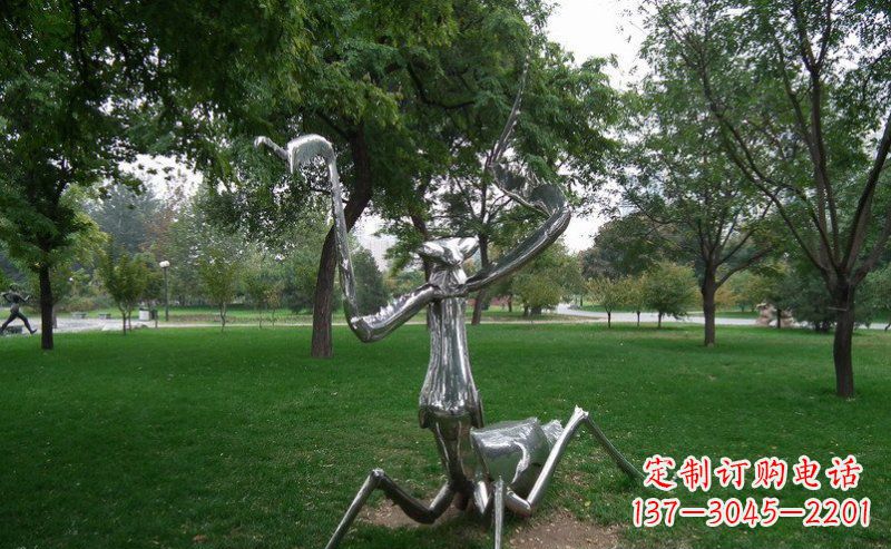 河南不锈钢螳螂动物雕塑