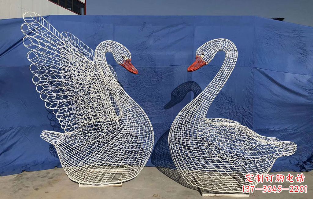 河南不锈钢网格天鹅雕塑公园园林的精美装饰