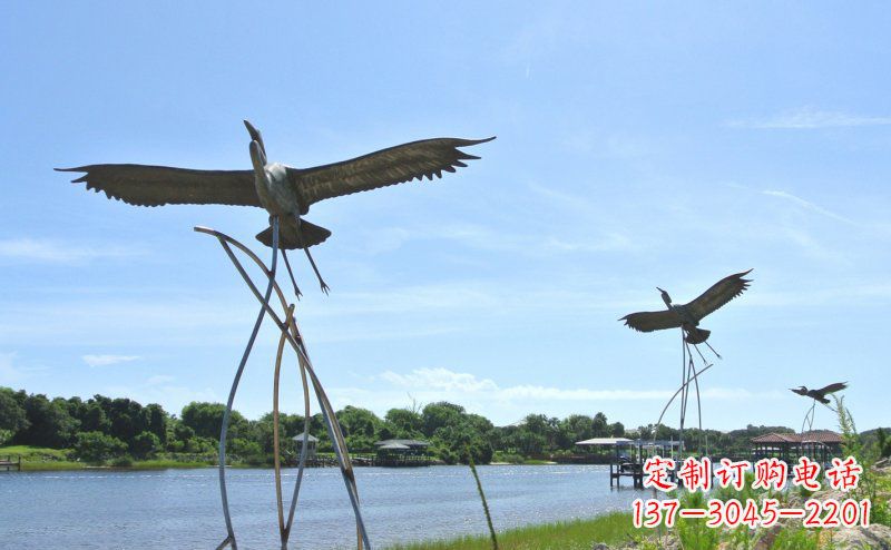 河南不锈钢仙鹤雕塑象征着自由之美