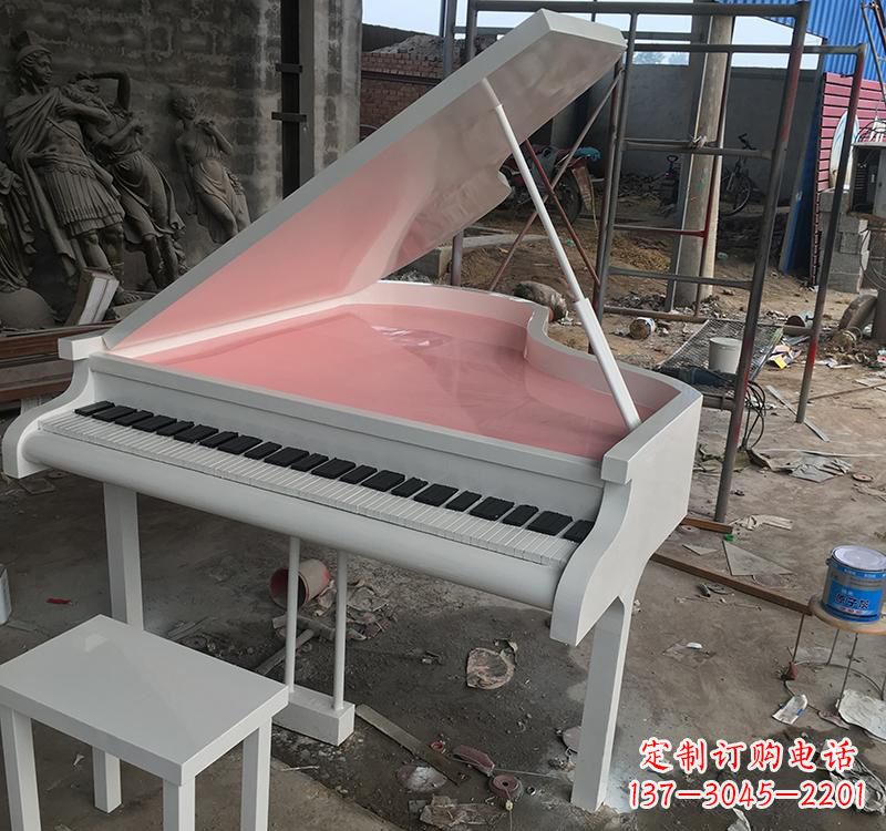 河南不锈钢校园钢琴雕塑发出音乐的艺术