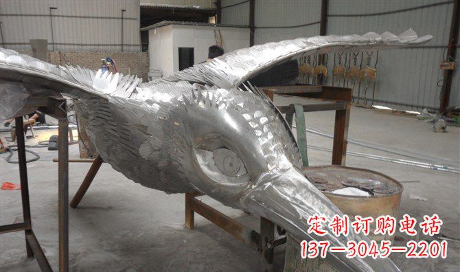 河南不锈钢雄鹰展翅——自由之翼的象征