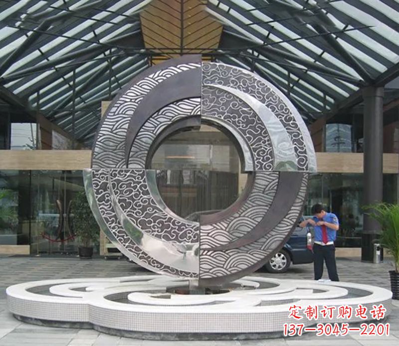 河南不锈钢圆环雕塑,点缀酒店空间