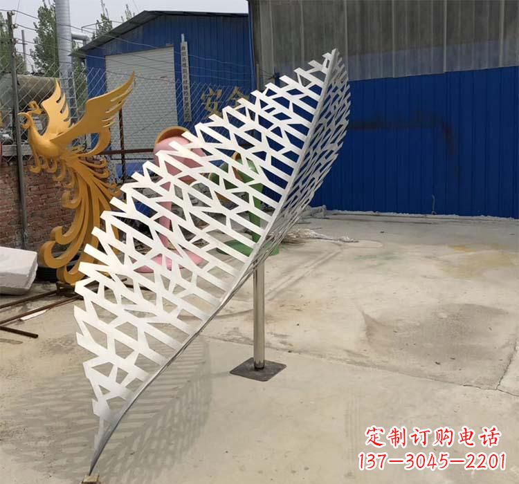 河南不锈钢园林剪纸树叶雕塑