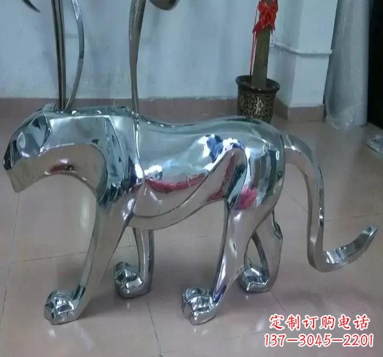 河南不锈钢老虎雕塑美化园林