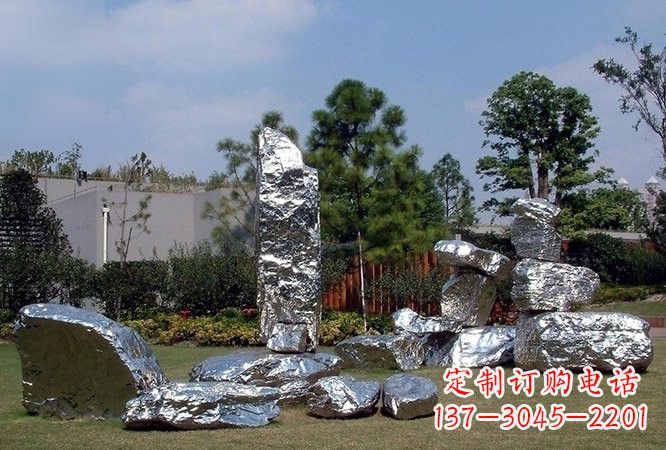 河南美丽的太湖石雕塑