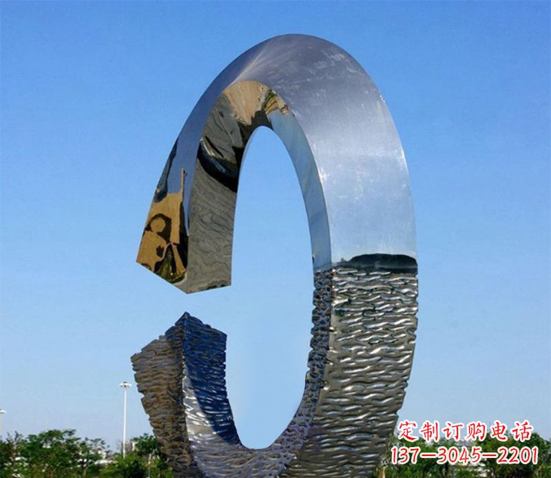 河南环绕着美好的景观雕塑