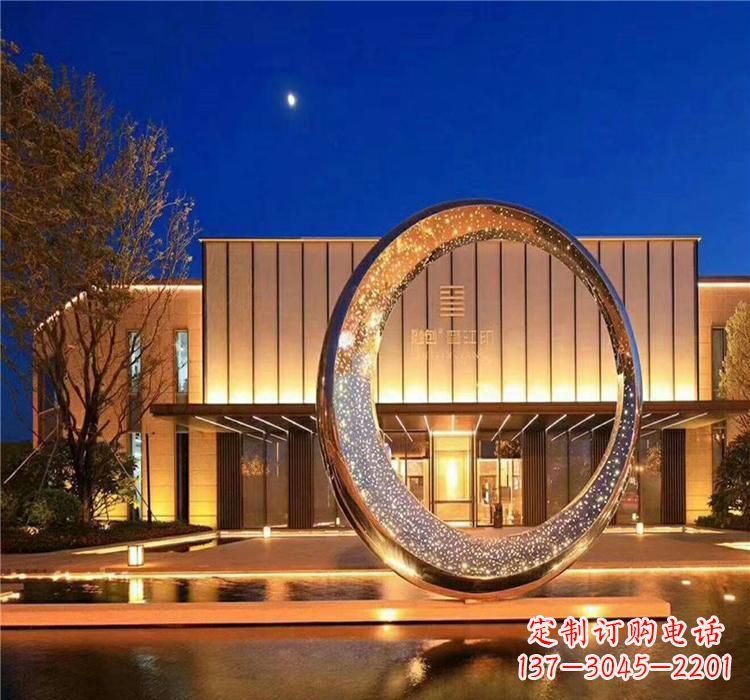 河南不锈钢圆环雕塑2
