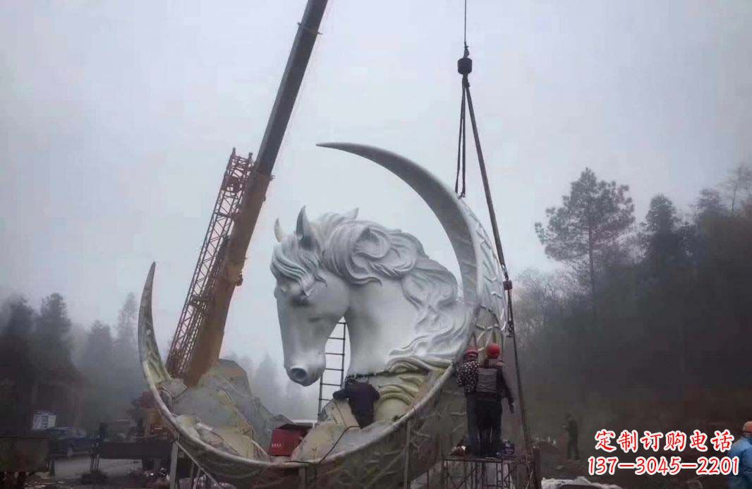 河南不锈钢月亮雕塑