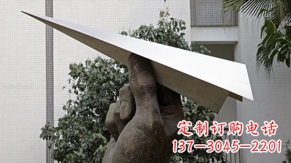 河南不锈钢纸飞机雕塑令人惊叹的艺术绝活