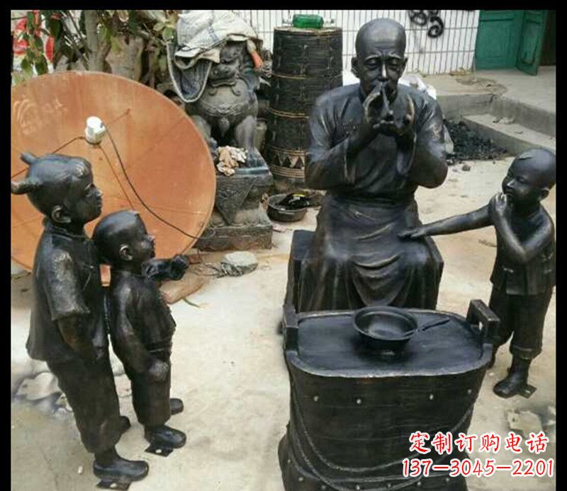 河南糖果街上的铜雕精灵