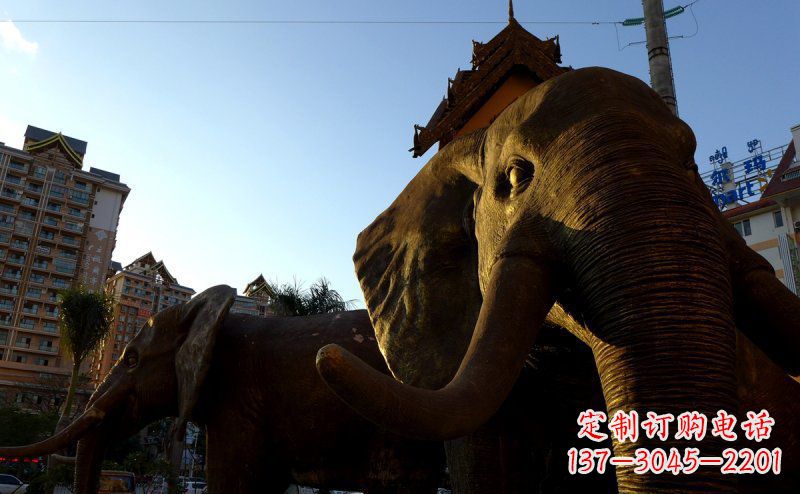 河南步行街上的大象雕塑——给街道带来活力