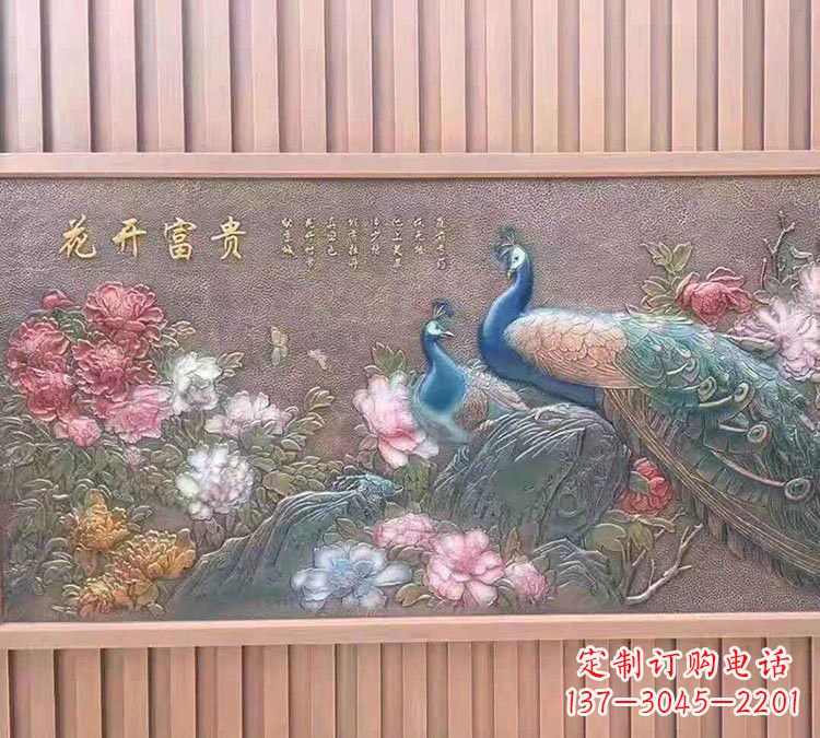 河南锻铜孔雀雕塑——精致而神奇的艺术品