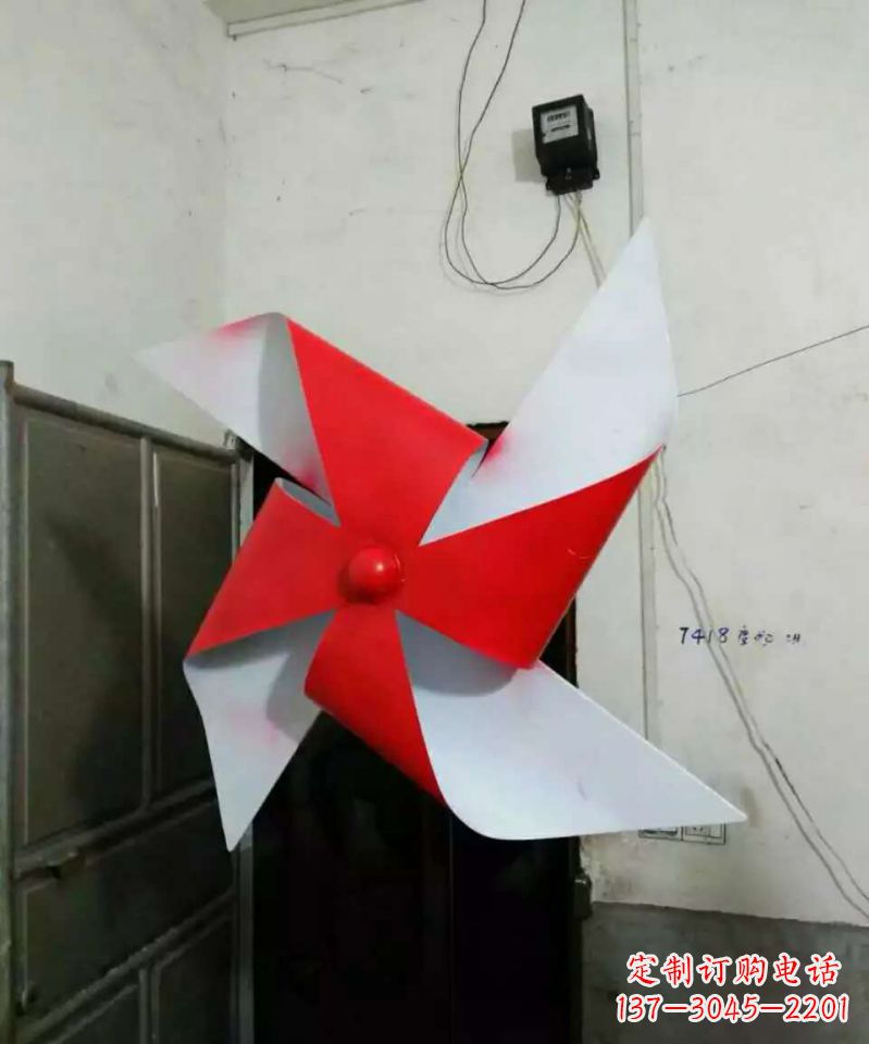 河南彩色不锈钢风车雕塑色彩缤纷的艺术瑰宝