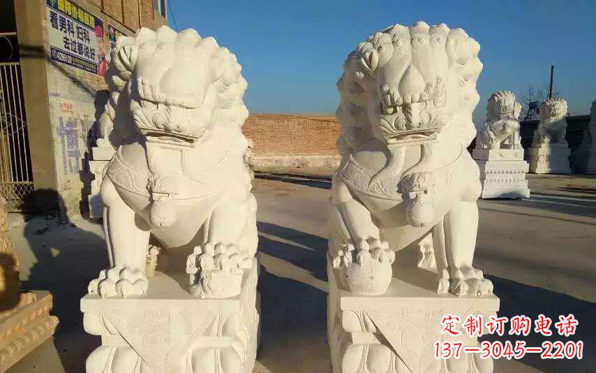 河南踩球狮子石雕塑
