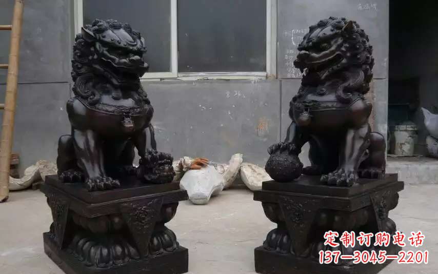 河南踩球镇宅狮子铜雕1