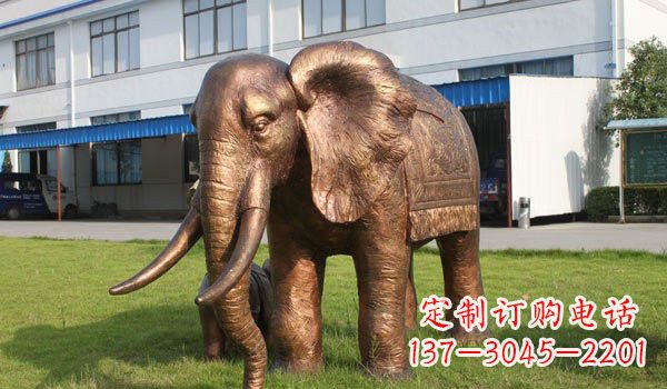 河南草地大象铜雕