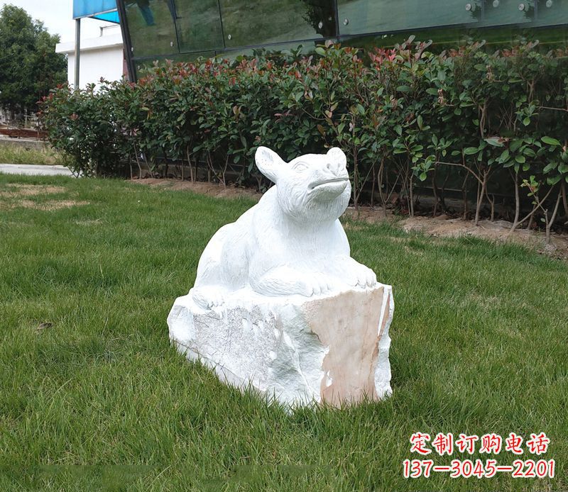 河南草丛之灵狗熊石雕