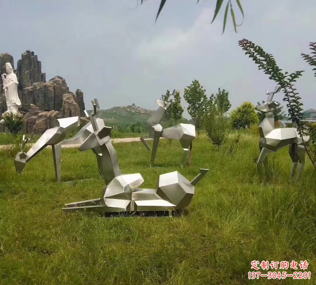 河南不锈钢锻造的小鹿雕塑