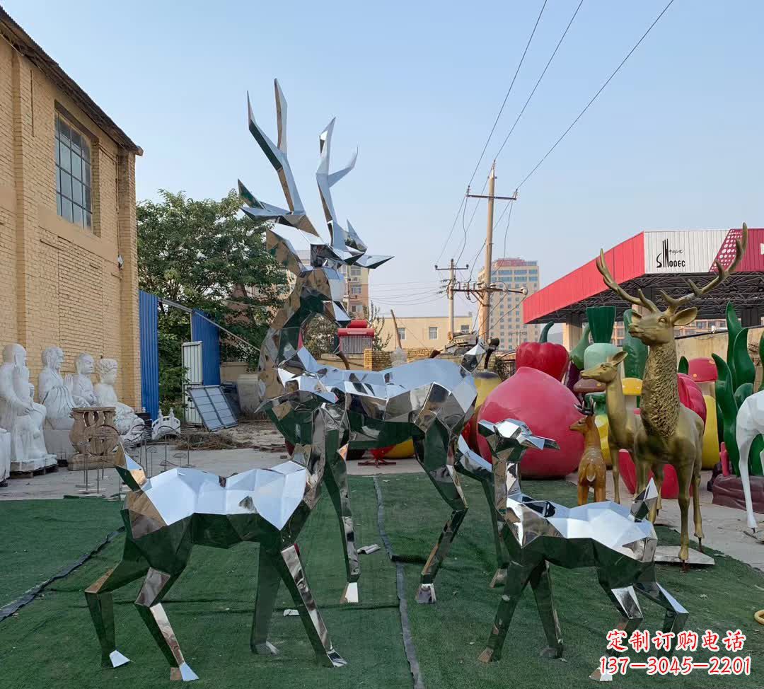 河南梅花鹿雕塑一种独特的城市装饰
