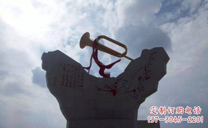 河南革命烈士冲锋号雕塑让革命历史长存
