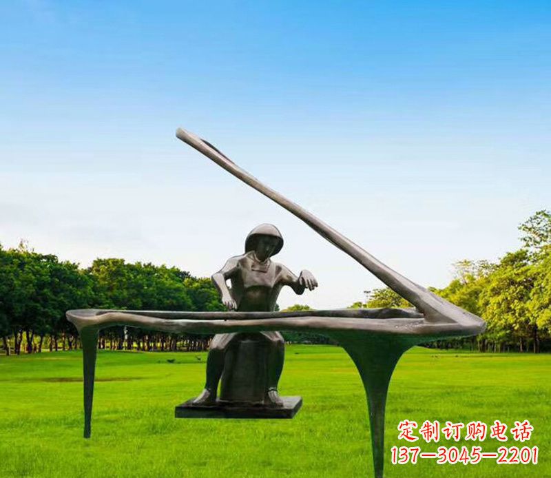 河南钢琴之音铸成雕塑
