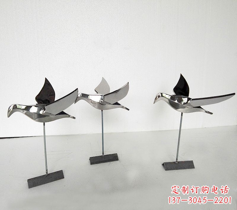 河南优雅的鸽子雕塑——不锈钢插件公园的精美装饰