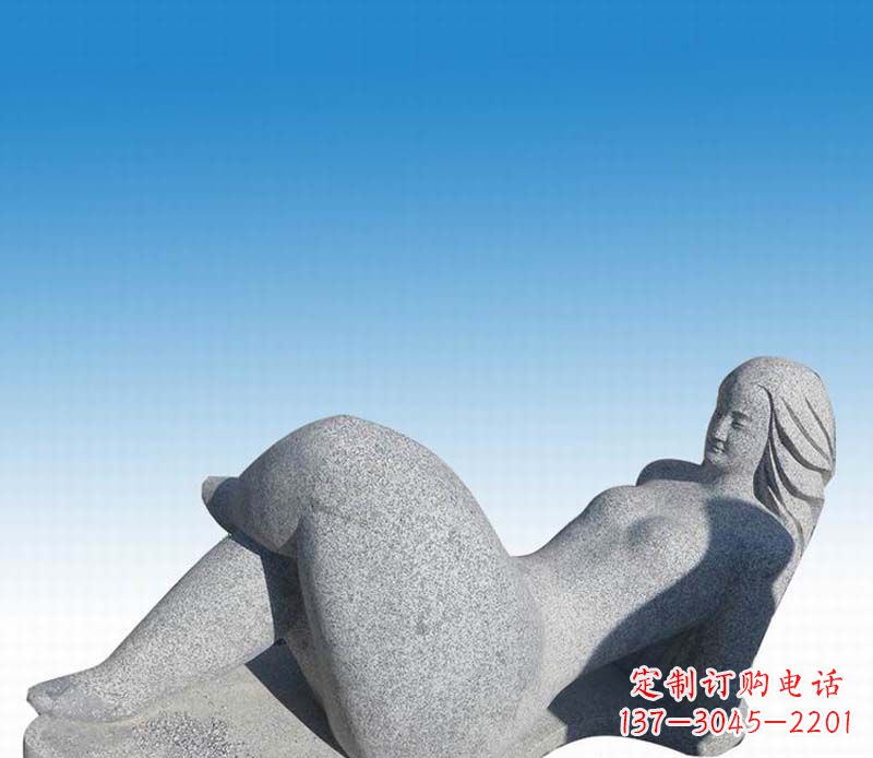 河南活力四射的女孩雕塑