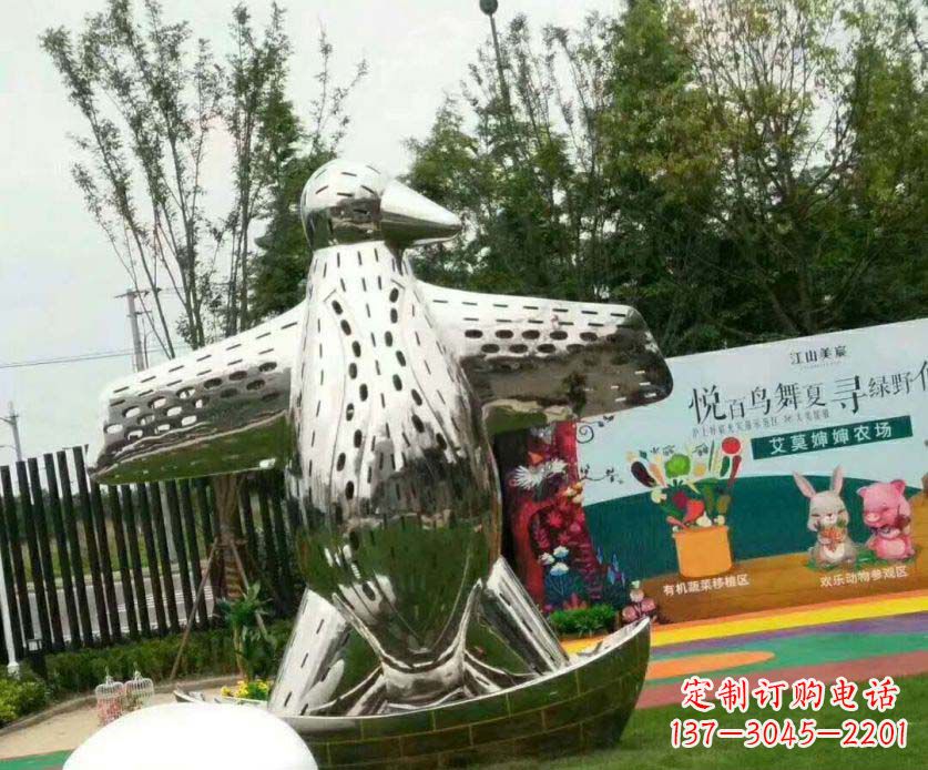 河南抽象企鹅不锈钢雕塑