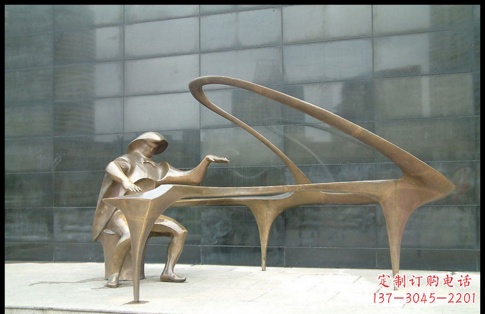 河南钢琴雕塑融合音乐与艺术的完美结晶