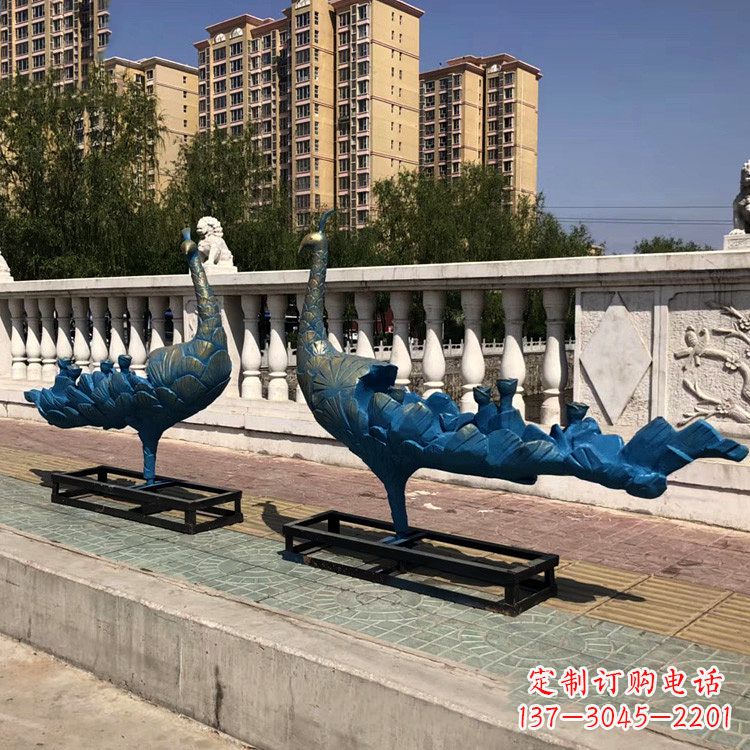 河南珠翠集精美孔雀雕塑