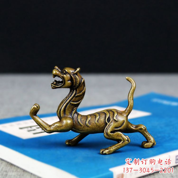 河南金色纯铜铸造的白虎雕塑