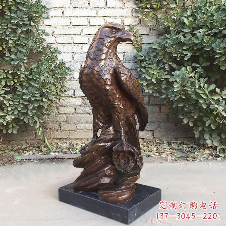 河南铸造精美的老鹰雕塑