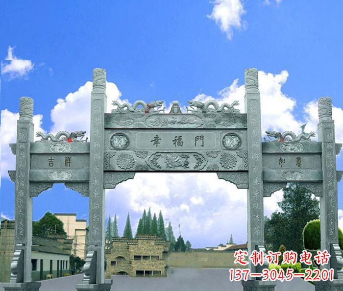 河南村庄三门牌坊的雕塑之美