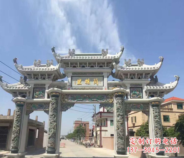 河南传承古老技艺 牌坊雕塑美化村庄