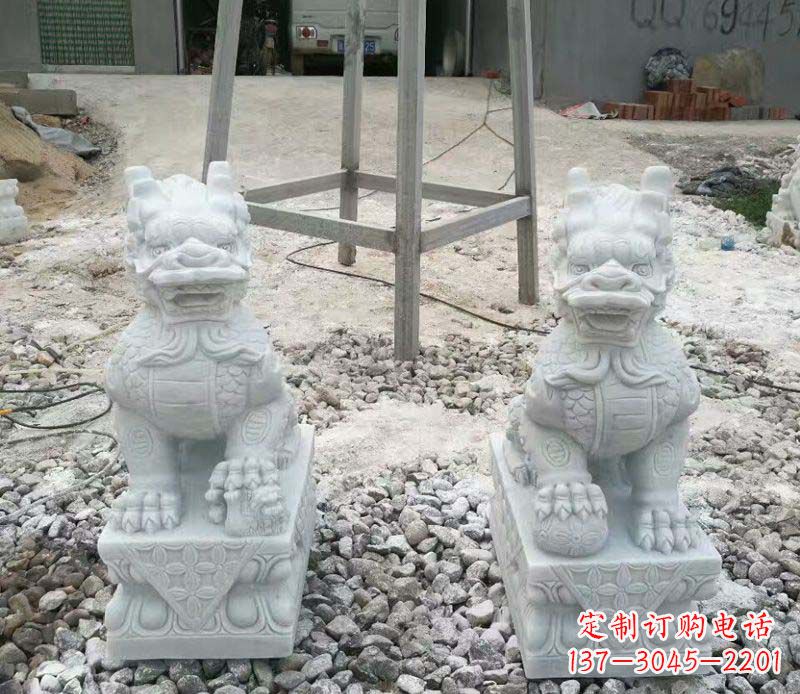 河南大理石踩球麒麟门口镇宅招财石雕