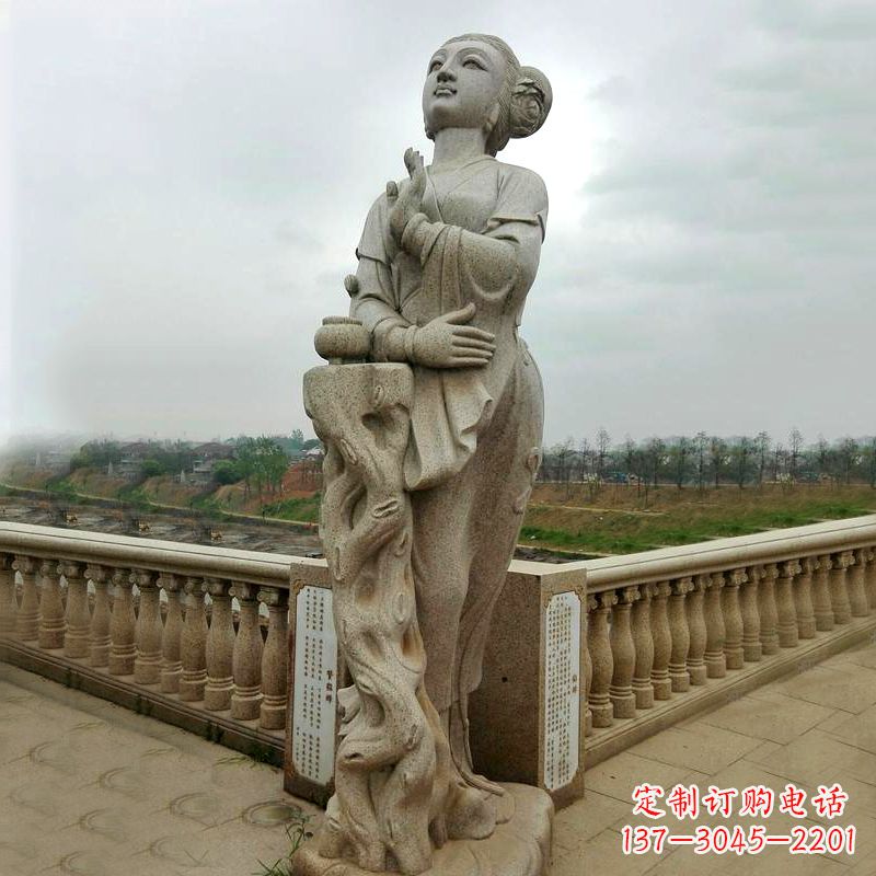河南公园广场的貂蝉雕塑古代四大美女之一