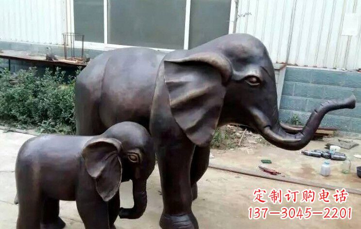 河南浓情母子情·大象铜雕塑