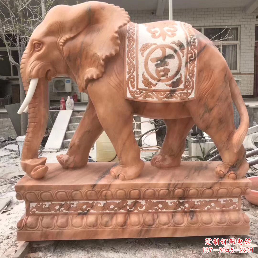 河南欣赏传统工艺精湛的大象雕塑