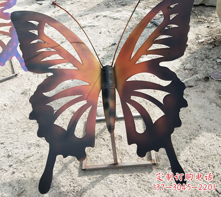 河南大型不锈钢铁艺蝴蝶雕塑,户外公园园林彩色昆虫摆件