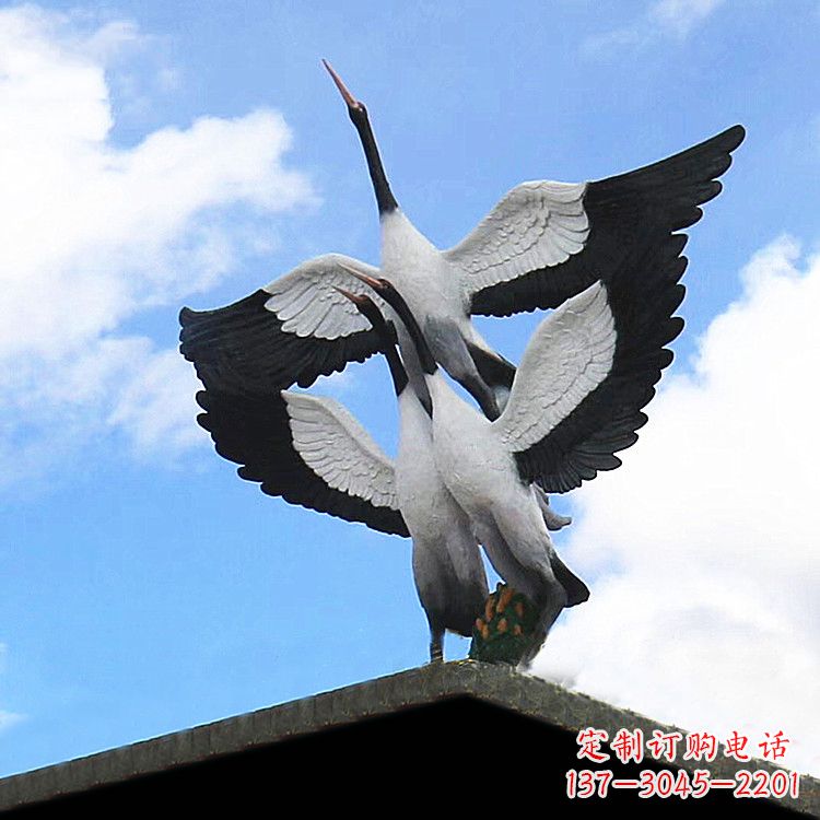 河南大型仿真仙鹤玻璃钢景观动物雕塑
