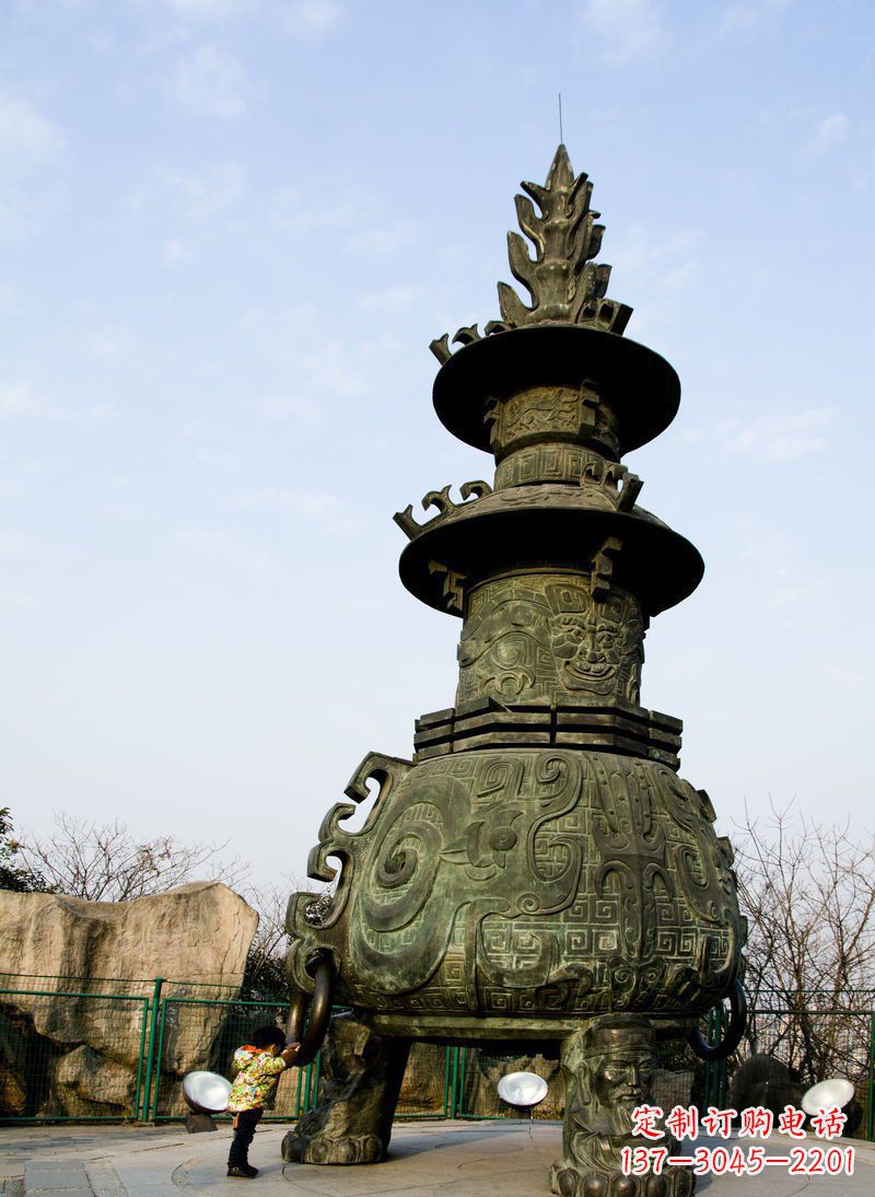 河南大型三足香炉寺庙铜雕