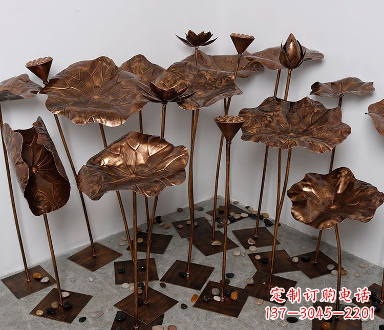 河南锻铜荷花景观雕塑