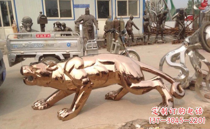 河南精美不锈钢豹子雕塑