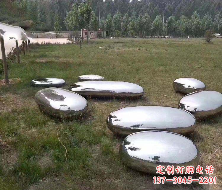 河南抽象镜面不锈钢鹅卵石雕塑
